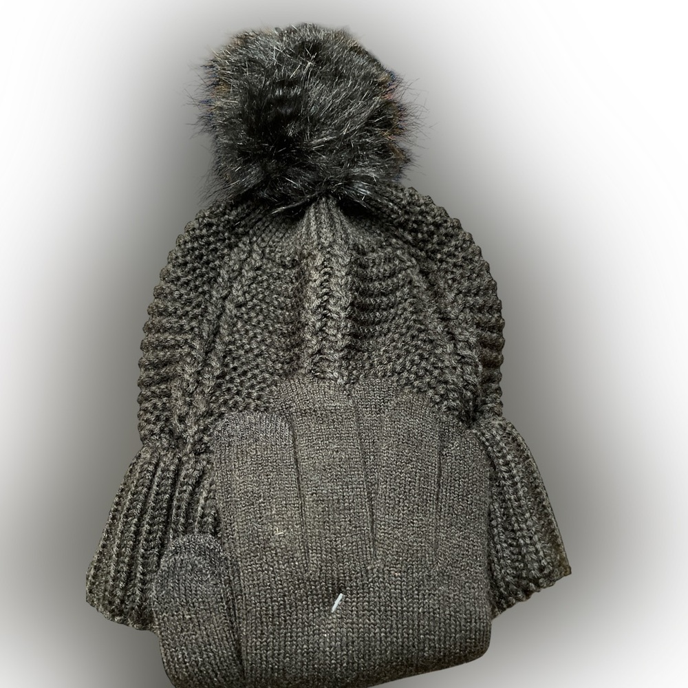 Winter Essential Hat & Gloves Set Made With Recycled Fibers NWT - Picture 4 of 4